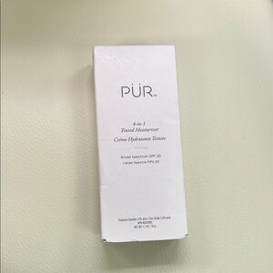 Pur White Moisturizer Skincare Essential
